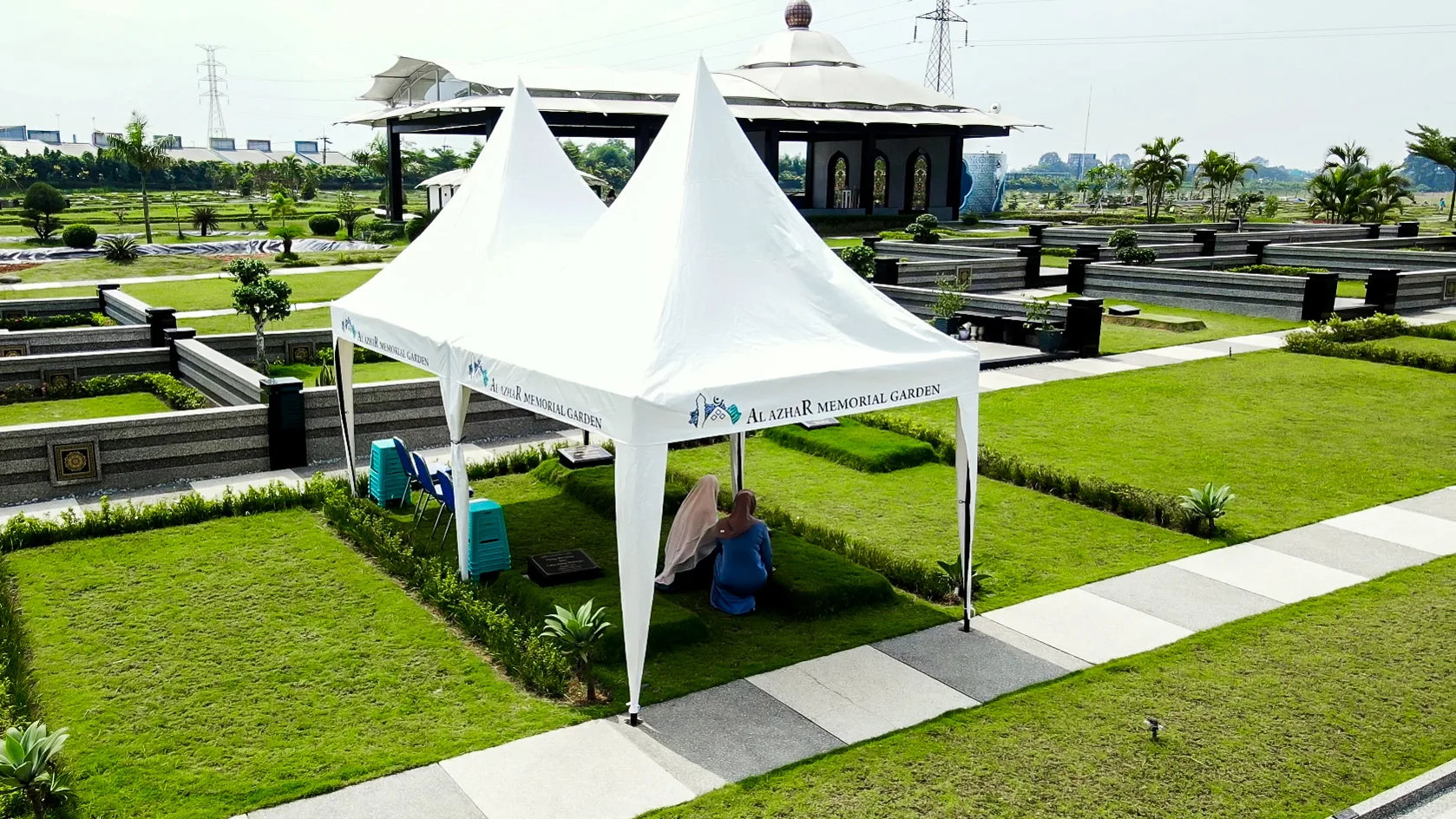 Suasana fasilitas ziarah makam al azhar